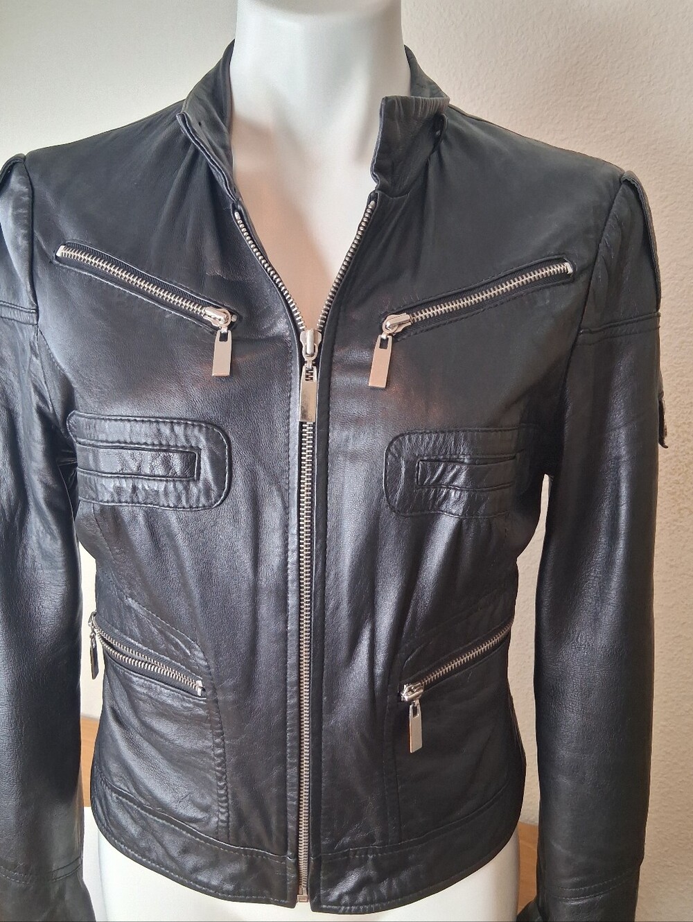 Bebe Black 100% Genuine Leather Moto Biker Jacket Silver Zippers Size M